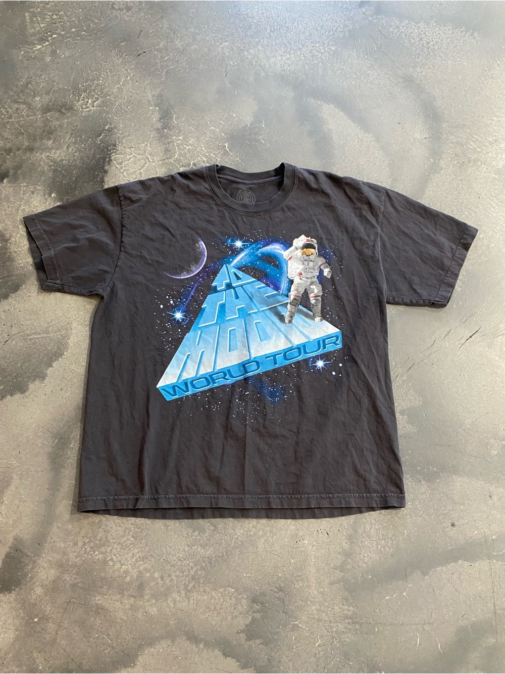 2022 Kid Cudi To the Moon World Tour Rap T-Shirt, Size L Men’s 
(Jun A-2)